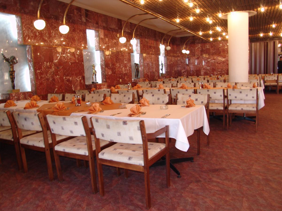Hotel Lovetch Extérieur photo