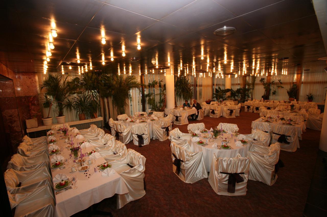 Hotel Lovetch Extérieur photo
