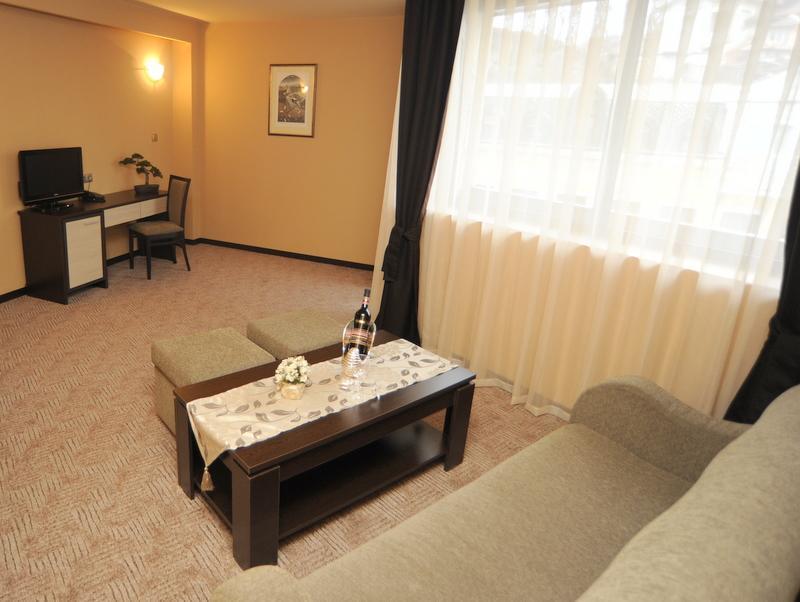 Hotel Lovetch Extérieur photo